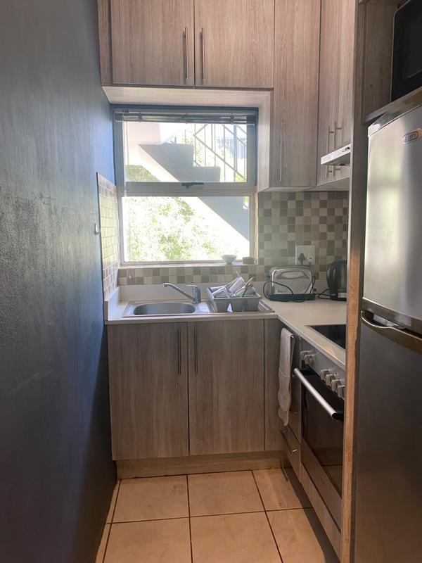 To Let 1 Bedroom Property for Rent in Sea Point Western Cape